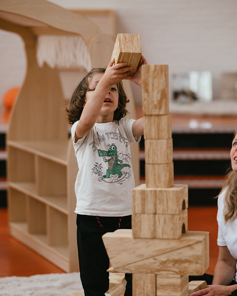 BBL vacatures pedagogisch medewerker, kindje spelen